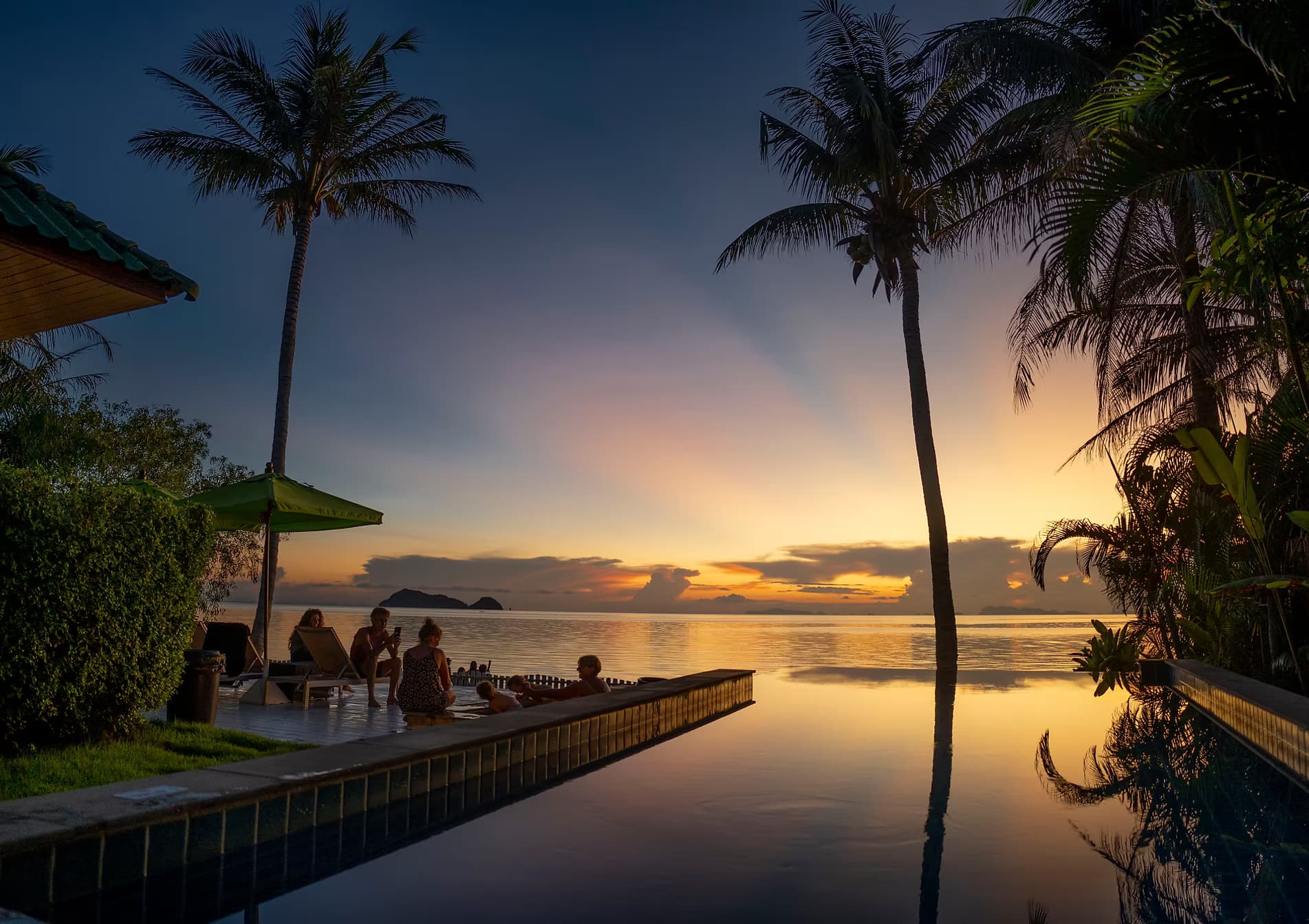 Hin Kong Bay tropical villa with infinity pool